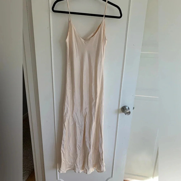 Park & Fifth satin slip midi dress. Color is  champagne, size extra large. - Picture 8 of 15